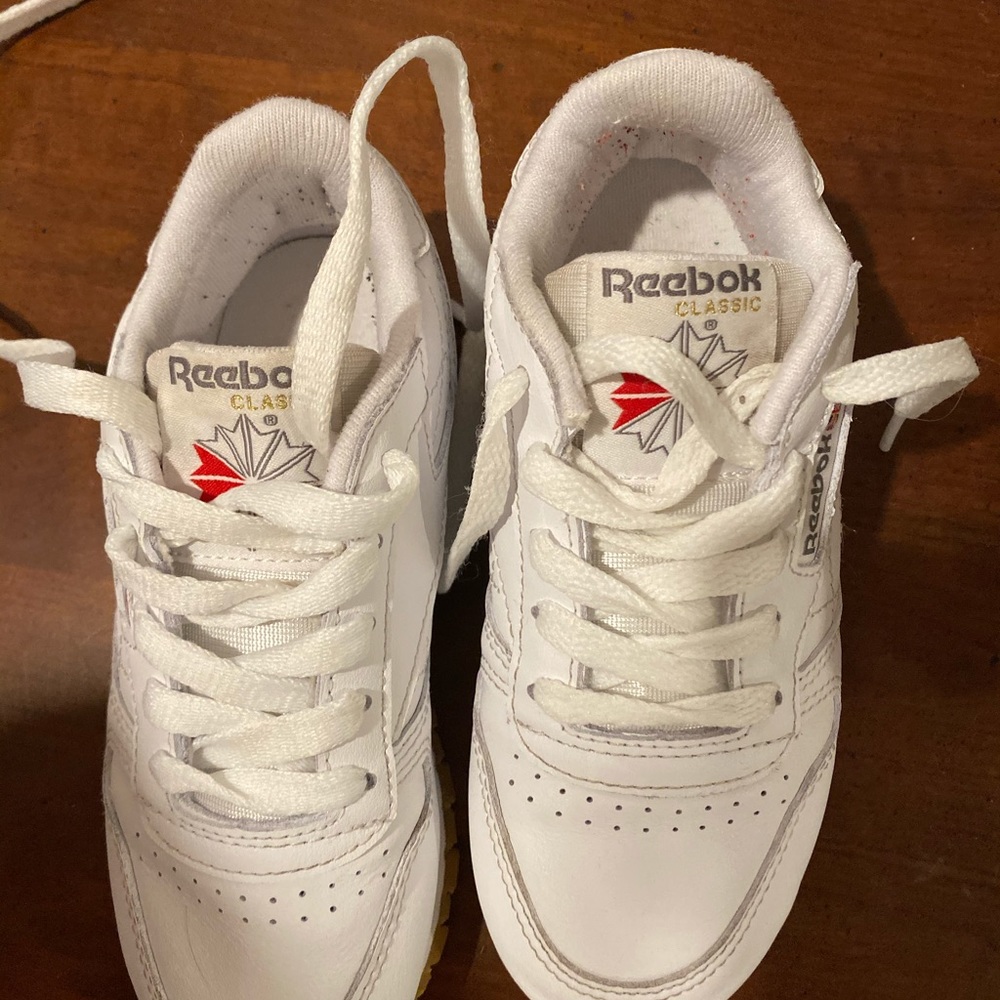 White classic Reebok’s - Picture 5 of 6